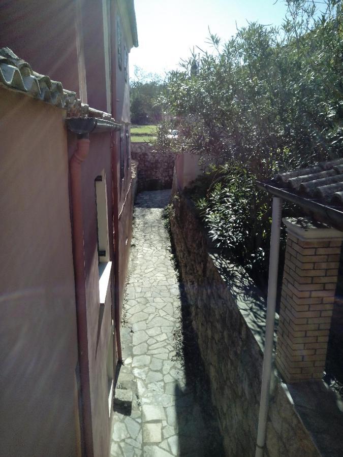 Traditional House With Loft -michalis' House In Kouramades-