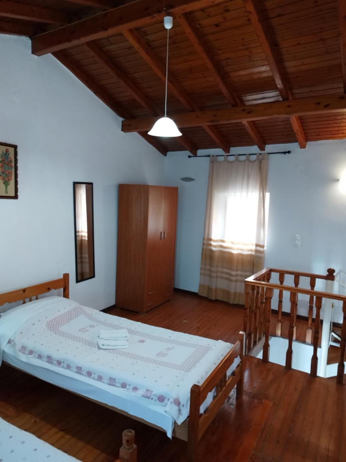 Holiday home Traditional House With Loft -michalis' House In Kouramades- *