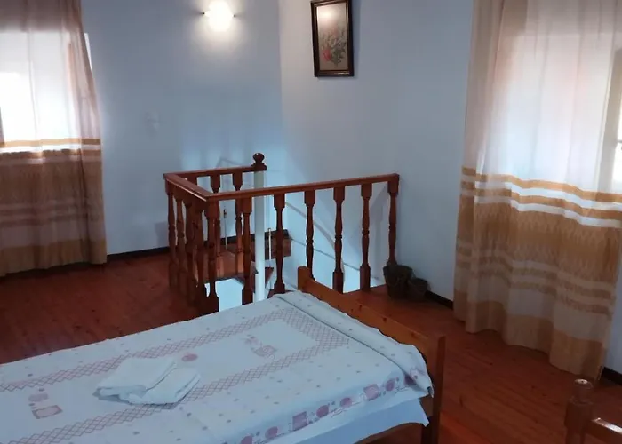 Traditional House With Loft -Michalis\' House In Kouramades-